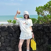 Áo thun trắng trong trẻo